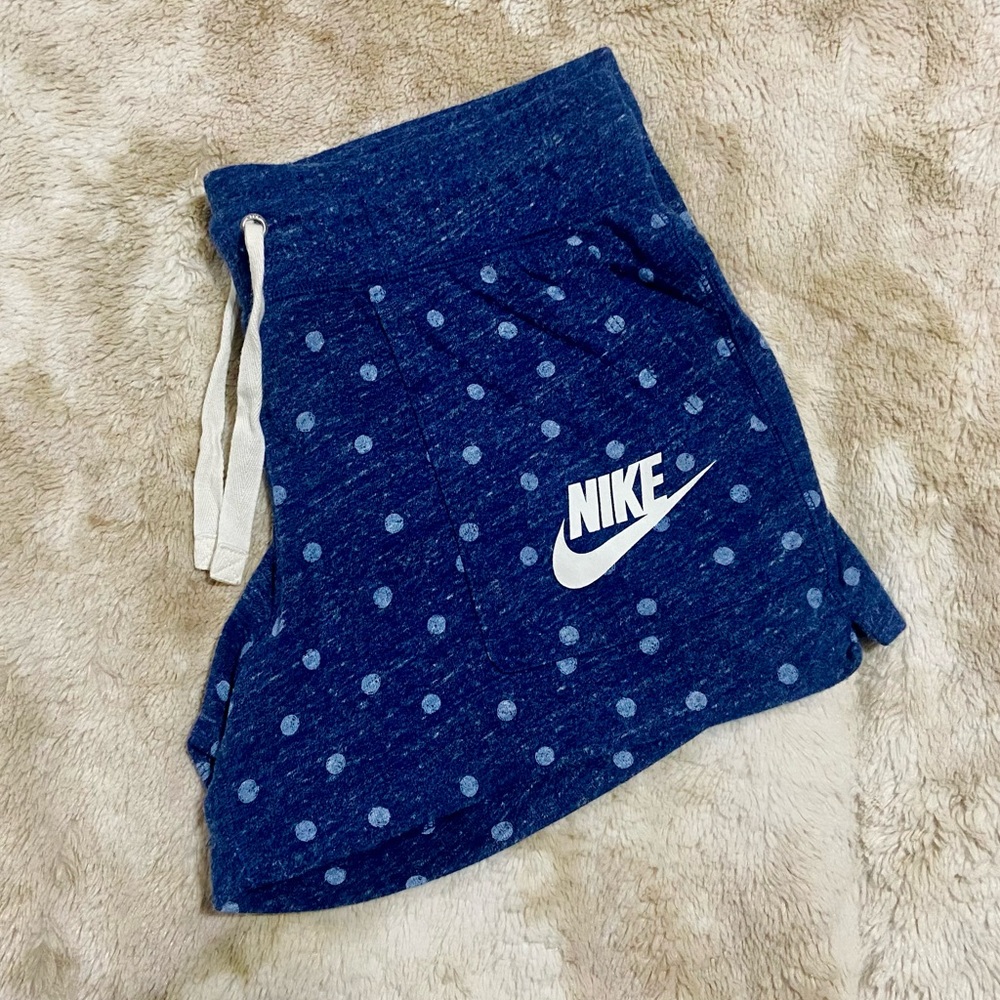 RARE Nike Shorts 💙🤍